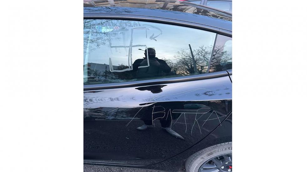 Βανδαλισμός Tesla και στην Ελλάδα - Τα πουλούν οι ιδιοκτήτες στις ΗΠΑ